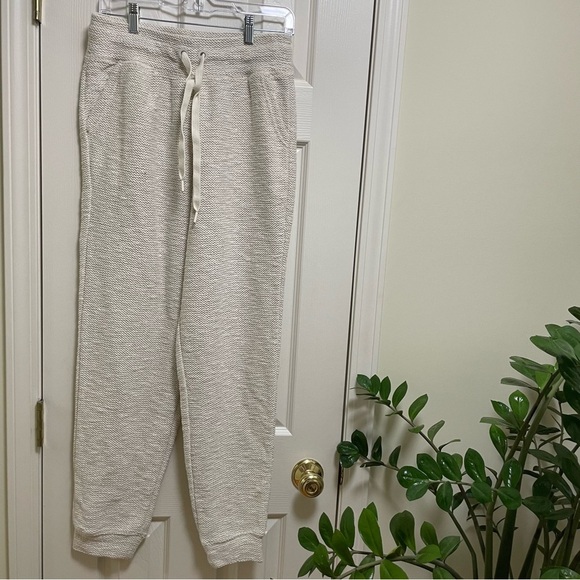 NWOT Offline by Aerie snowday textured cream color jogger M - Picture 7 of 13